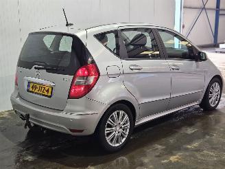 Vaurioauto  passenger cars Mercedes A-klasse 2.0 A-180 CDI 16V 5-Drs. Hatchback 4Dr Diesel 1.991cc 80kW (109pk) FWD 2009/9