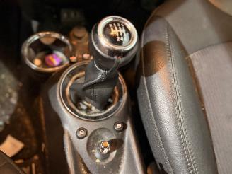 Mini Mini 1.6 16V One Hatchback  Benzine 1.598cc 55kW (75pk) FWD picture 12