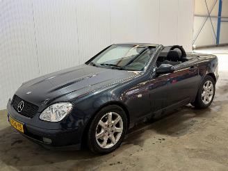 Mercedes SLK 2.0 200 16V Cabrio  Benzine 1.998cc 100kW (136pk) RWD picture 3