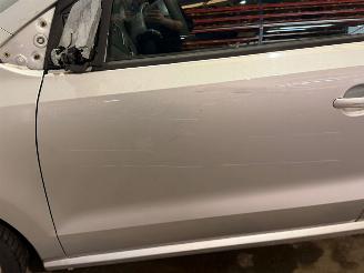 Volkswagen Polo 1.4 16V Hatchback  Benzine 1.390cc 63kW (86pk) FWD picture 10