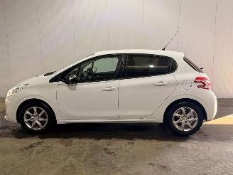 Peugeot 208 1.2 Vti 12V PureTech 82 Hatchback  Benzine 1.199cc 60kW (82pk) FWD picture 2
