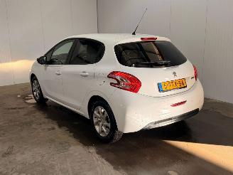Unfallwagen Peugeot 208 1.2 Vti 12V PureTech 82 Hatchback  Benzine 1.199cc 60kW (82pk) FWD 2013/10