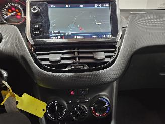 Peugeot 208 1.2 Vti 12V PureTech Hatchback  Benzine 1.199cc 61kW (83pk) FWD picture 13