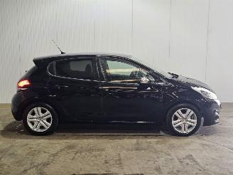 Peugeot 208 1.2 Vti 12V PureTech Hatchback  Benzine 1.199cc 61kW (83pk) FWD picture 2