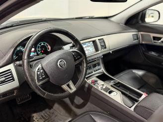 Jaguar XF 2.2 D S 16V Combi/o  Diesel 2.179cc 147kW (200pk) RWD picture 10