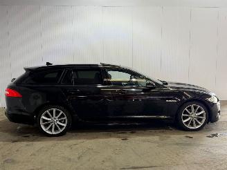 Jaguar XF 2.2 D S 16V Combi/o  Diesel 2.179cc 147kW (200pk) RWD picture 2