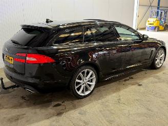 Damaged car Jaguar XF 2.2 D S 16V Combi/o  Diesel 2.179cc 147kW (200pk) RWD 2014/5