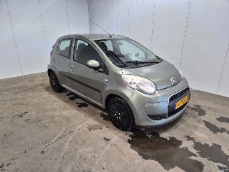 Voiture accidenté Citroën C1 1.0 12V Hatchback  Benzine 998cc 50kW (68pk) FWD 2011/4