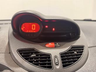 Renault Twingo 1.2 Hatchback picture 12