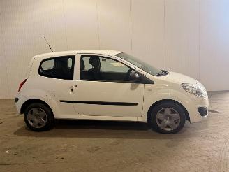 Renault Twingo 1.2 Hatchback picture 2