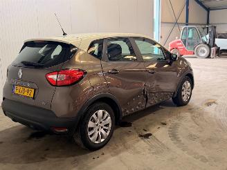 Renault Captur 1.2 TCE 16V EDC SUV picture 7