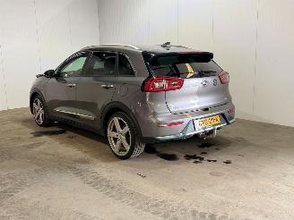 uszkodzony samochody osobowe Kia  1.6 GDi PHEV DynamicLine 2018/5