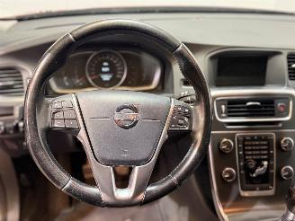 Volvo V-60 1.6 D2 Summum picture 10