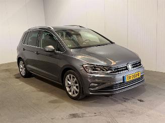 Damaged car Volkswagen Golf Sportsvan 1.5 TSI ACT Highline Edition 2018/8