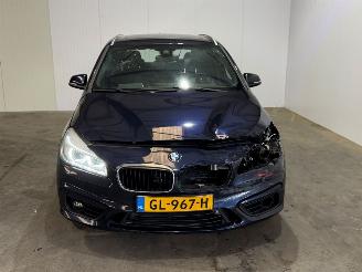 BMW 2-serie 220i Essential picture 8