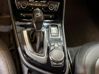 BMW 2-serie 220i Essential picture 11