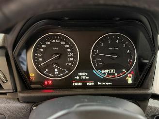 BMW 2-serie 220i Essential picture 13