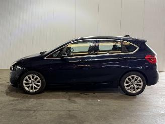 BMW 2-serie 220i Essential picture 6