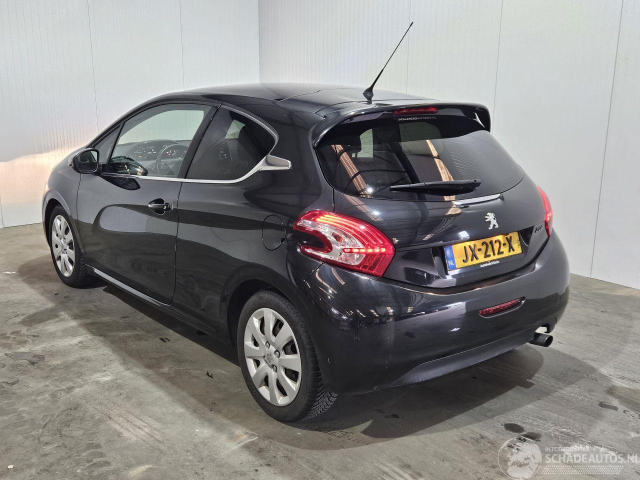 Peugeot 208 1.4 16V Hatchback  Benzine 1.397cc 70kW (95pk) FWD