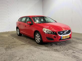 Voiture accidenté Volvo V-60 1.6 T3 Kinetic 2012/5