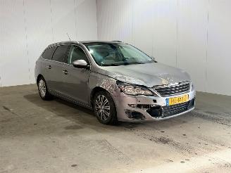 Damaged car Peugeot 308 1.6 BlueHDI Blue Lease Executive Pack 2015/12