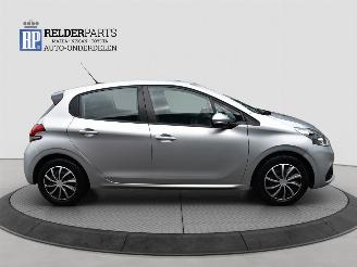 Peugeot 208 1.2 VVTI picture 6