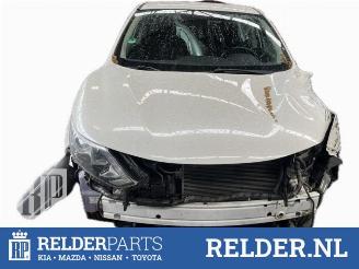 Salvage car Nissan Qashqai Qashqai (J11), SUV, 2013 1.2 DIG-T 16V 2015/6