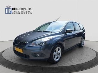 damaged passenger cars Ford Focus 1.6 16V 2010/5