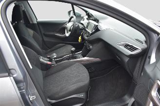 Peugeot 2008 1.2 VTI PURE TECH picture 16