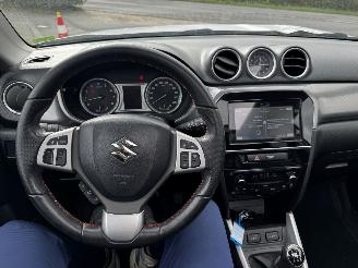Suzuki Vitara 1.6 High Executive Pano picture 21