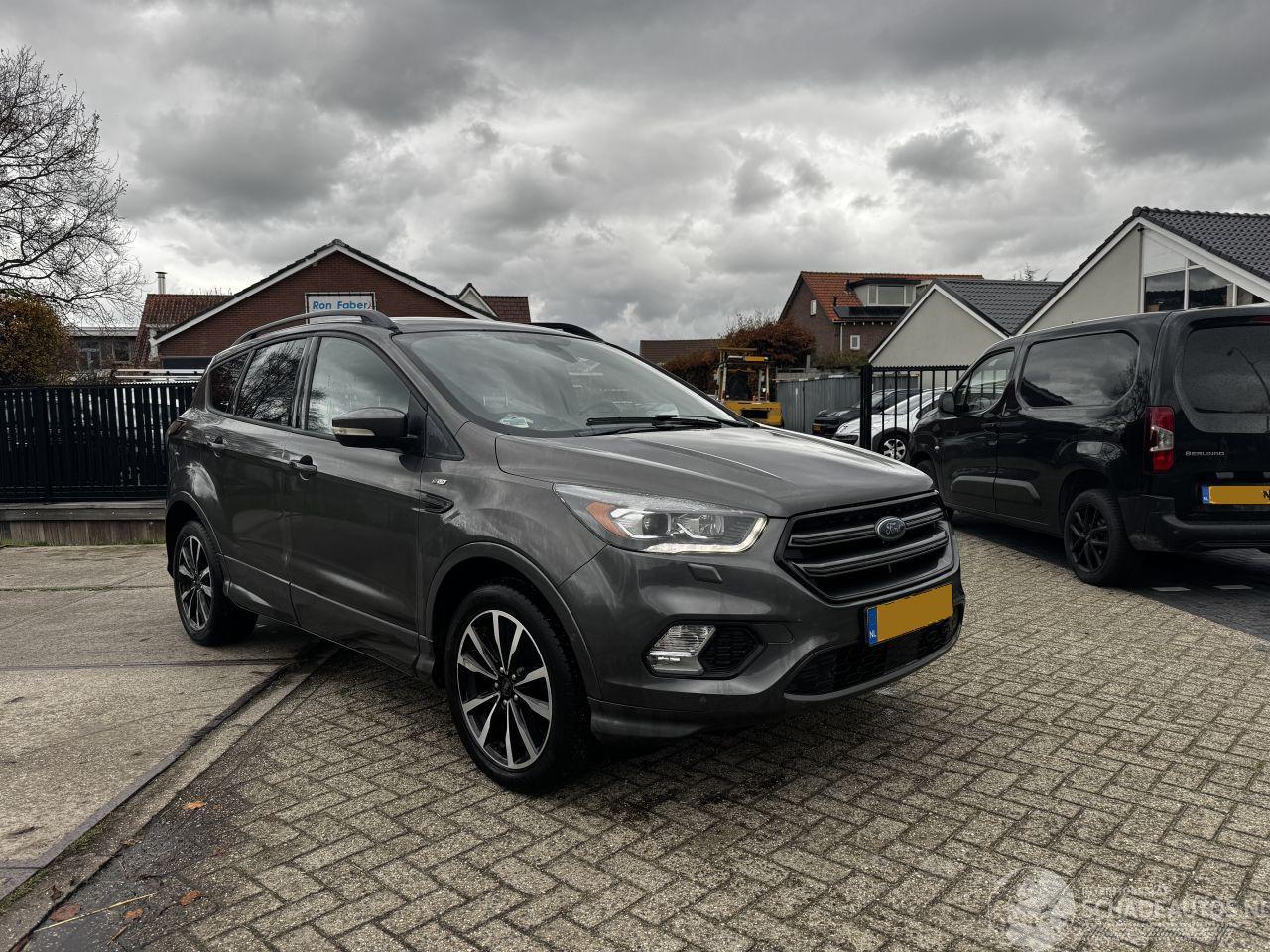 Ford Kuga 1.5 ST Line 158.047 KM!! 1st owner