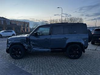 Land Rover Defender 2.0 P400e 110 X-Dynamic picture 11