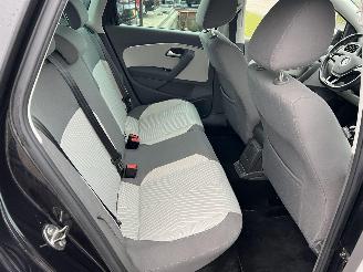 Volkswagen Polo 1.2 TSI First Edition - zeer netjes onderhouden | boekjes aanwezig picture 14