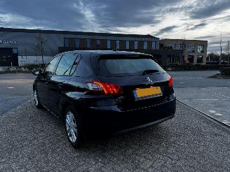 Peugeot 308 1.2 VTi Active picture 7