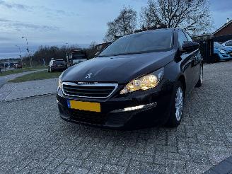 Peugeot 308 1.2 VTi Active picture 3