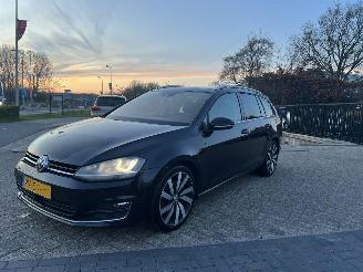 Volkswagen Golf 2.0 TDI Highline picture 2