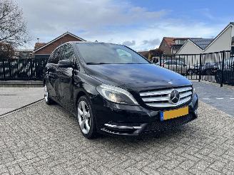 Vaurioauto  passenger cars Mercedes B-klasse 180 Ambition 2012/6
