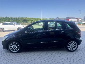 Mercedes B-klasse 150 Automaat !! apk tot maart 2027 picture 12