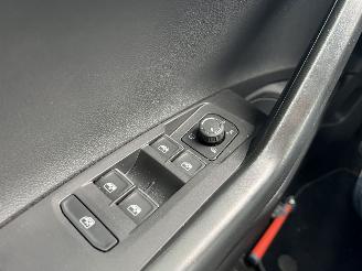 Volkswagen Polo 1.0 Tsi R-Line  98.730 KM !! picture 24
