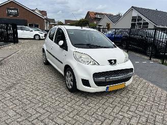 Schadeauto Peugeot 107 1.0-12V Millesim 200 | 95.190 km!! 2011/2