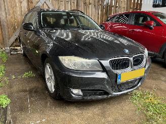 damaged passenger cars BMW 3-serie 3-serie Touring -  318d Corporate Lease Executive 2009/11
