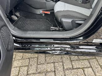 Opel Corsa 1.2 Turbo Edition | 17.748 km!! picture 19
