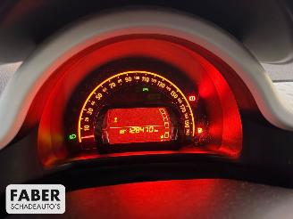 Renault Twingo 1.0 SCe Collection picture 14