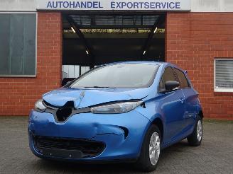 damaged passenger cars Renault Zoé 40 Life Easy 41Kwh Elektro,Airco,Navi,Cruise, INCL. ACCU !! 2019/5