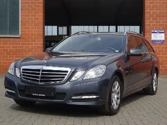 Mercedes E-klasse E 200 T CGI Avantgarde 135kw, Navi, Leer, Climate & Cruise control picture 2