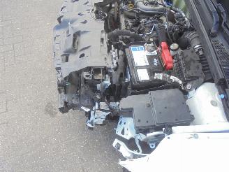 Renault Mégane Grandtour GT-Line 1.2 TCe 130pk Euro6, Leer, Navi, Cruise, Lane assist picture 19