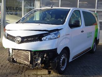 Schadeauto Toyota ProAce Verso 100kw Electric, 9 persoons, Airco, Navi, Cruise 2023/1