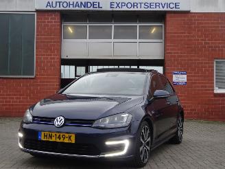 Auto incidentate Volkswagen Golf GTE Pug-in Hybride 110kw, Panorama, Lane assist 2015/12