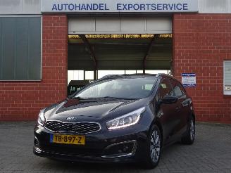 Damaged car Kia Ceed Sportswagon 1.0 T-GDi Design Edition, Navi, Cimate & Cruise, Stuurverw. 2018/7