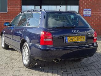 Audi A4 Avant 1.6 Advance 74kw, Navi, Climate & Cruise control, ZEER MOOI !! picture 5